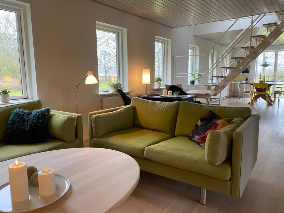 Villa Skont Hus Pa Landet Taet Pa Billund Give Exterior foto